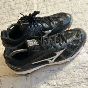 MIZUNO WAVE VOLTAGE INDOOR COURT VOLLEYBALL SHOES BLACK/SILVER WOMEN’S SIZE 10